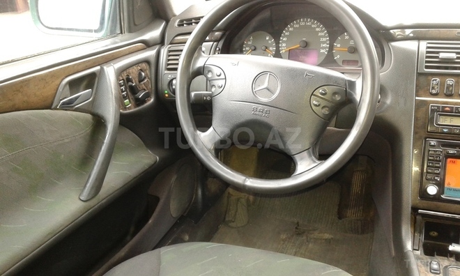 Mercedes E 270 2001, 190,000 km - 2.7 l - Bərdə