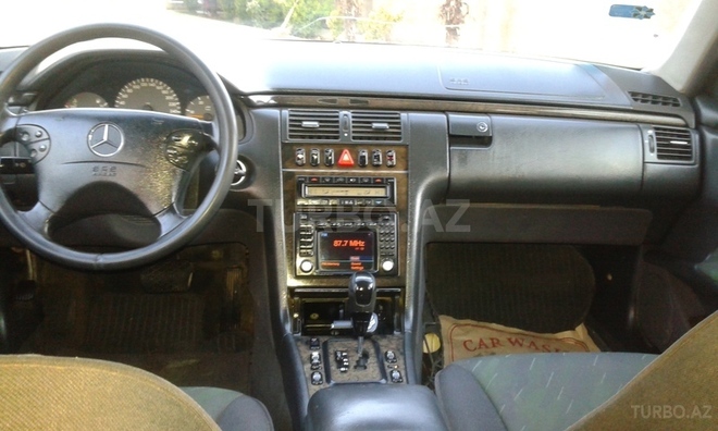 Mercedes E 270 2001, 190,000 km - 2.7 l - Bərdə