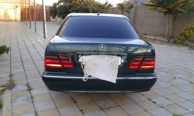 Mercedes E 270 2001, 190,000 km - 2.7 l - Bərdə