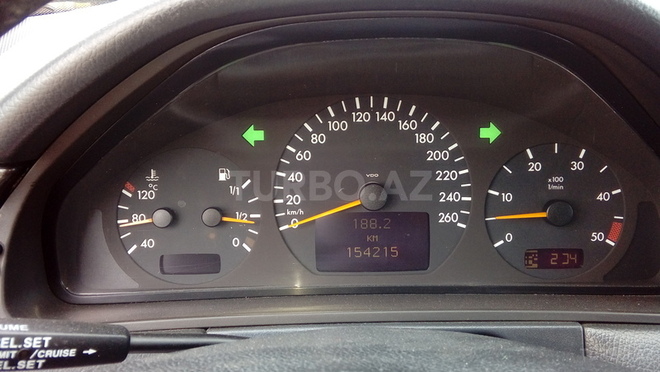 Mercedes E 240 2001, 154,987 km - 2.6 l - Bakı