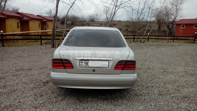 Mercedes E 240 2001, 154,987 km - 2.6 l - Bakı