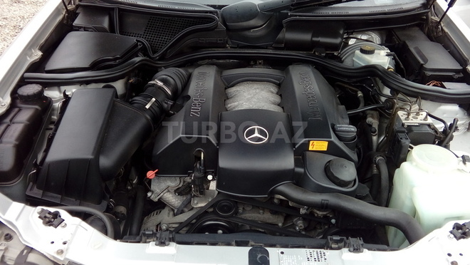 Mercedes E 240 2001, 154,987 km - 2.6 l - Bakı