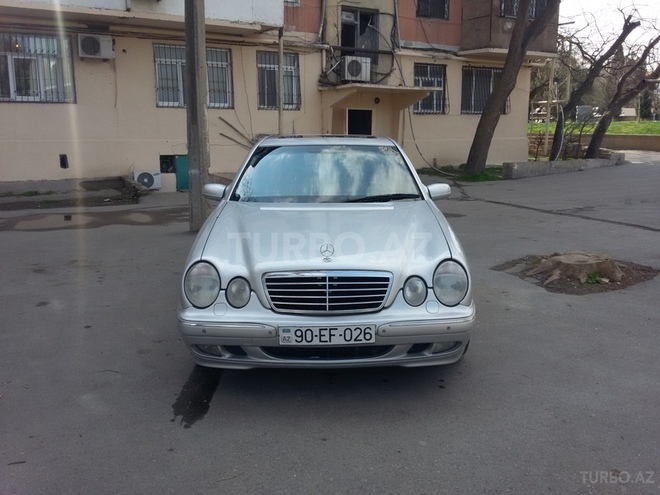 Mercedes E 320 2001, 285,689 km - 3.2 l - Bakı