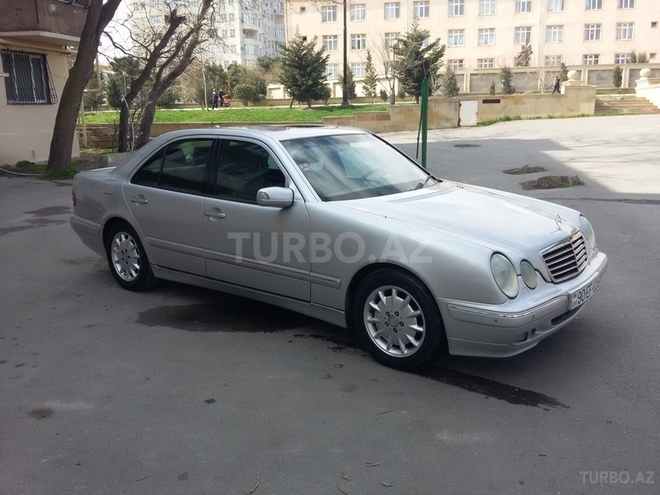 Mercedes E 320 2001, 285,689 km - 3.2 l - Bakı