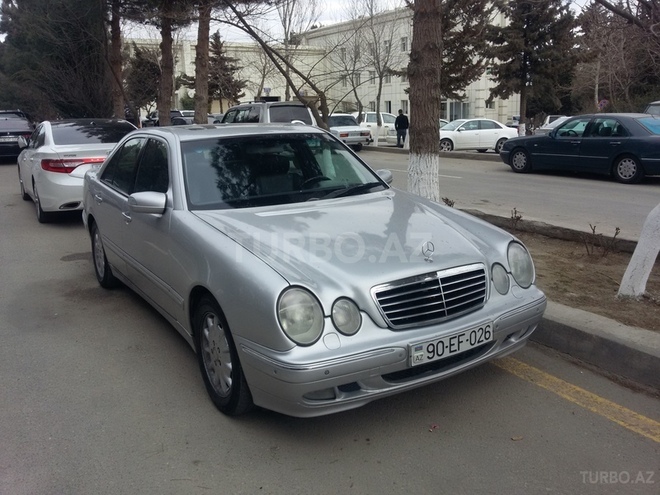 Mercedes E 320 2001, 285,689 km - 3.2 l - Bakı