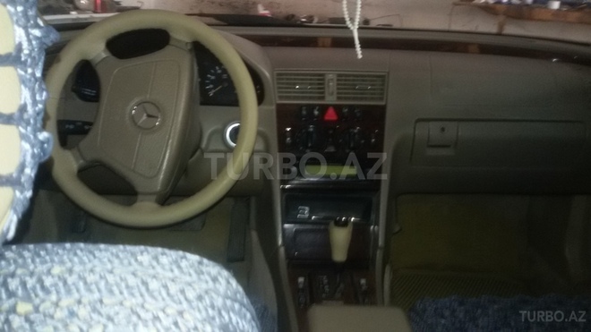 Mercedes  1999, 253,000 km - 2.0 l - Sabirabad
