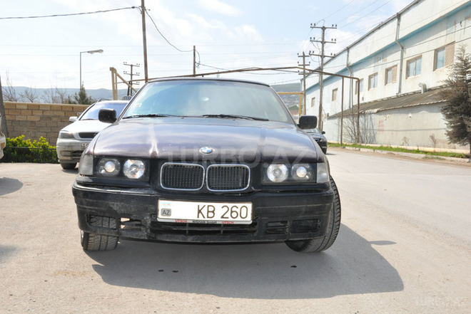 BMW 320 1991, 180,000 km - 2.0 л - Bakı
