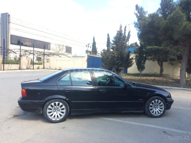 BMW 323 1995, 136,000 km - 2.2 л - Bakı