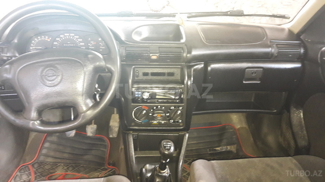 Opel Astra 1995, 325,552 km - 1.6 l - Şəki