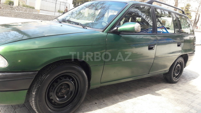 Opel Astra 1995, 325,552 km - 1.6 l - Şəki