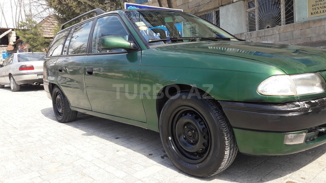 Opel Astra 1995, 325,552 km - 1.6 l - Şəki