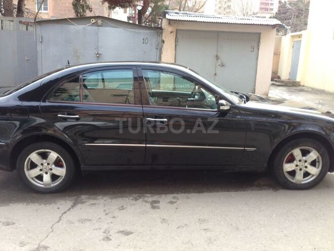 Mercedes E 220 2004, 232,000 km - 2.2 l - Bakı