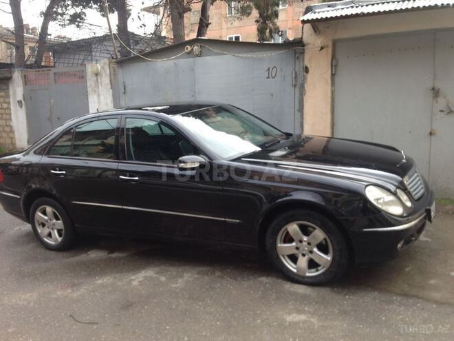 Mercedes E 220 2004, 232,000 km - 2.2 l - Bakı
