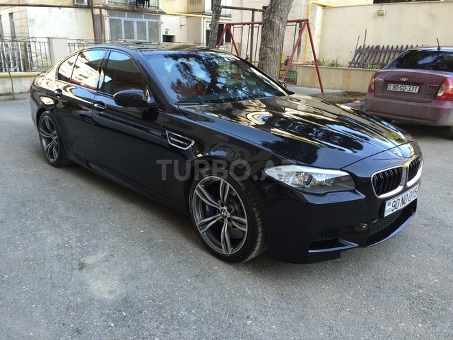 BMW M5 2012, 80,000 km - 4.4 l - Bakı