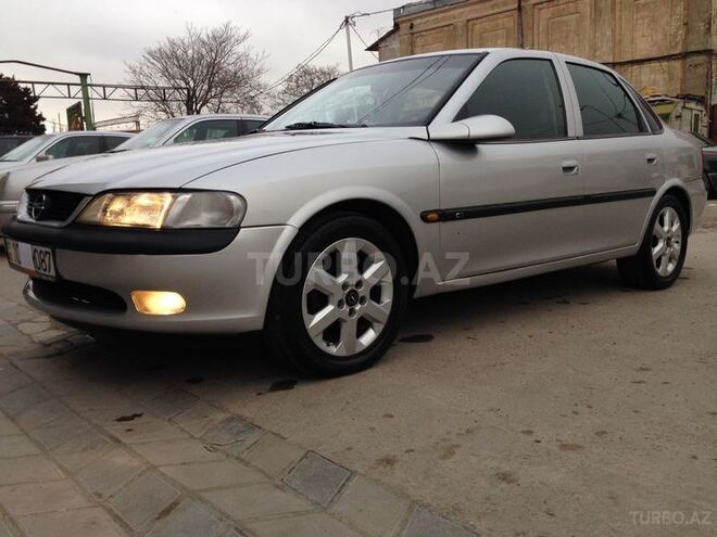 Opel Vectra 1997, 260,000 km - 2.0 l - Bakı