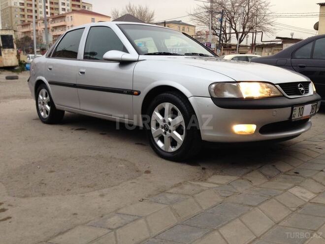 Opel Vectra 1997, 260,000 km - 2.0 l - Bakı