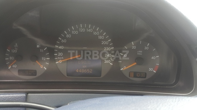 Mercedes E 270 1999, 440,000 km - 2.7 l - Bakı