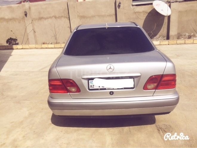 Mercedes E 230 1996, 356,400 km - 0.3 л - Quba