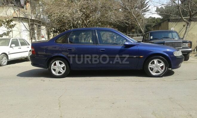 Opel Vectra 1996, 300,000 km - 2.0 l - Bakı
