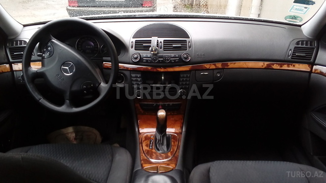 Mercedes E 220 2004, 191,000 km - 0.3 l - Bakı