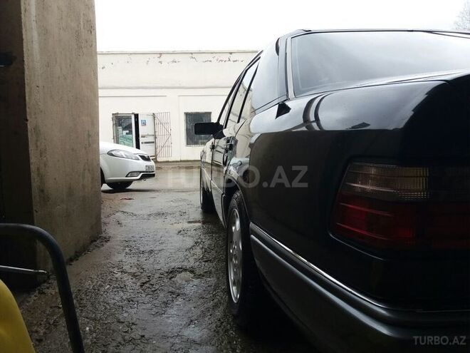 Mercedes E 200 1993, 295,000 km - 2.0 л - Bakı