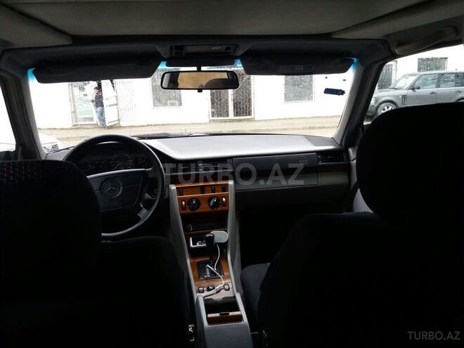 Mercedes E 200 1993, 295,000 km - 2.0 л - Bakı