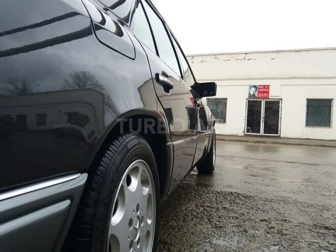 Mercedes E 200 1993, 295,000 km - 2.0 л - Bakı