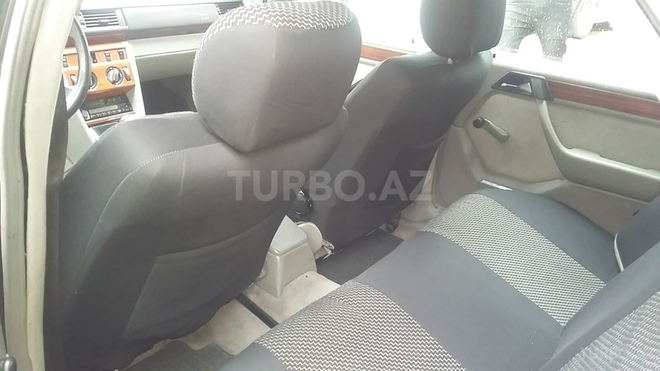Mercedes E 200 1993, 295,000 km - 2.0 л - Bakı