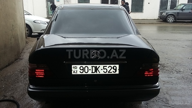 Mercedes E 200 1993, 295,000 km - 2.0 л - Bakı