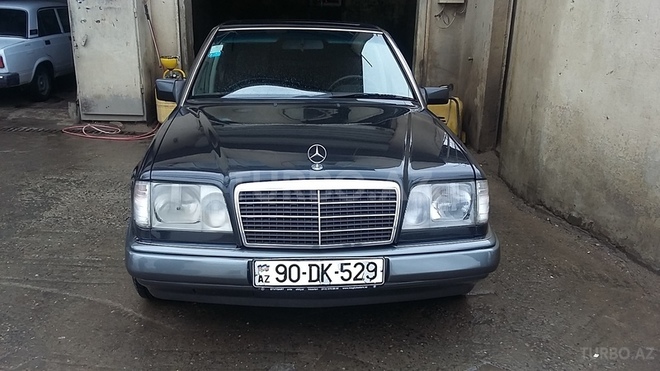 Mercedes E 200 1993, 295,000 km - 2.0 л - Bakı