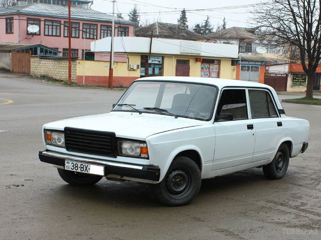 LADA (VAZ) 2107 2003, 78,000 km - 1.6 л - Qusar