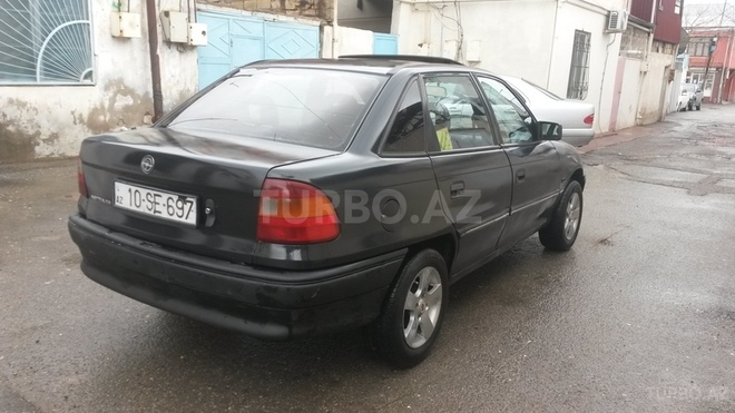 Opel Astra 1993, 177,000 km - 1.6 l - Bakı