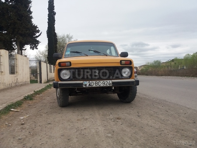LADA (VAZ) Niva 1985, 275,000 km - 1.6 л - Salyan
