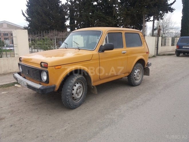 LADA (VAZ) Niva 1985, 275,000 km - 1.6 л - Salyan