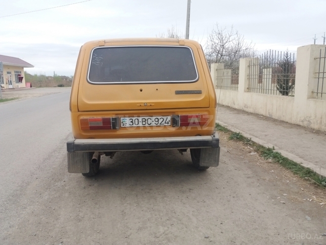 LADA (VAZ) Niva 1985, 275,000 km - 1.6 л - Salyan