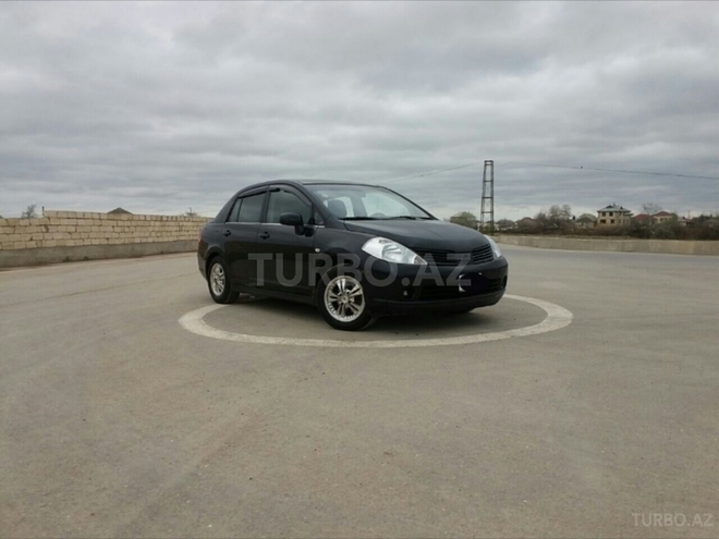Nissan Tiida 2006, 235,000 km - 1.6 l - Salyan