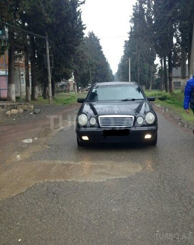 Mercedes E 320 1996, 352,412 km - 3.2 l - Astara