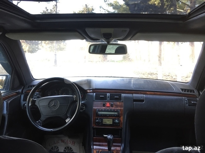 Mercedes E 320 1996, 185,000 km - 3.2 l - Bakı