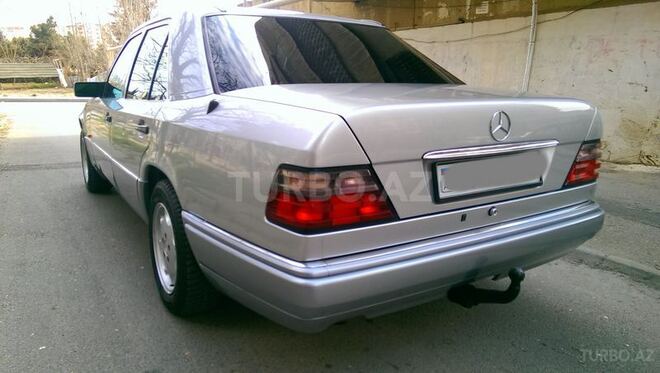 Mercedes E 200 1995, 285,000 km - 2.0 l - Bakı