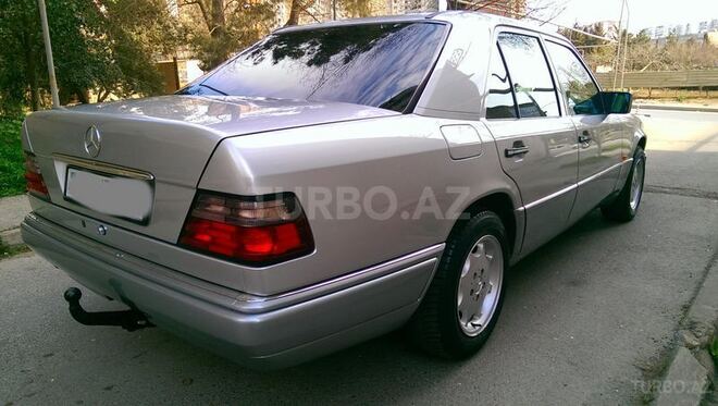 Mercedes E 200 1995, 285,000 km - 2.0 l - Bakı