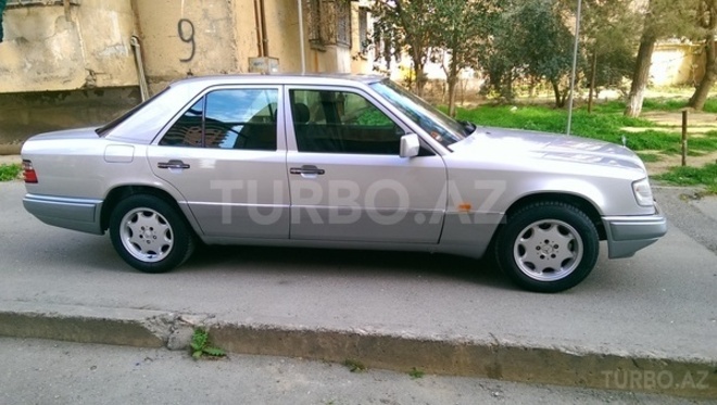 Mercedes E 200 1995, 285,000 km - 2.0 l - Bakı