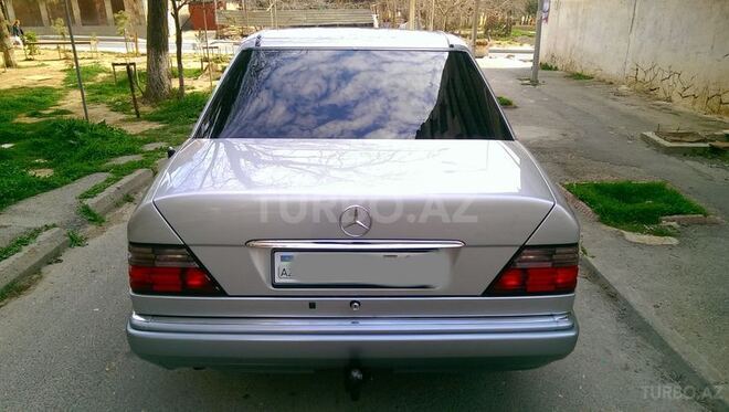 Mercedes E 200 1995, 285,000 km - 2.0 l - Bakı