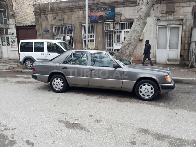Mercedes E 300 1993, 337,000 km - 3.0 l - Bakı