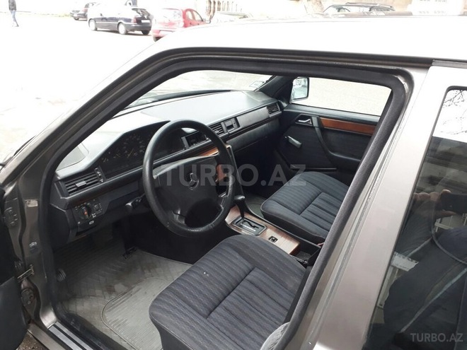 Mercedes E 300 1993, 337,000 km - 3.0 l - Bakı