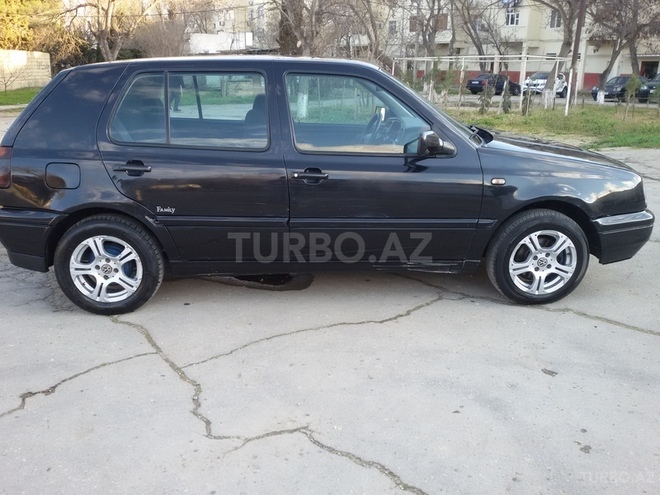 Volkswagen Golf 1998, 275,646 km - 1.8 л - Bakı