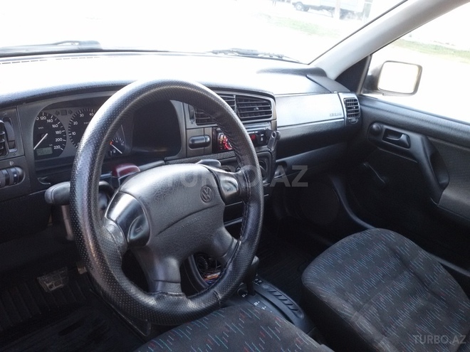 Volkswagen Golf 1998, 275,646 km - 1.8 л - Bakı