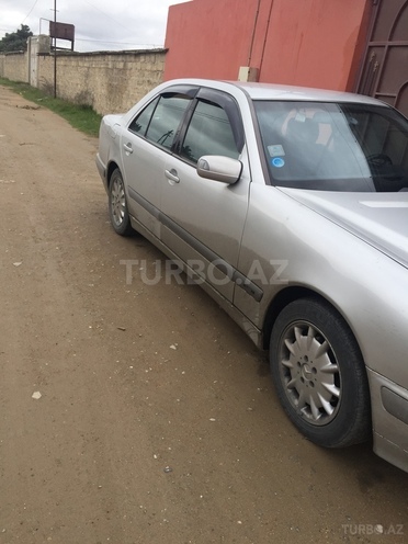 Mercedes E 220 2000, 324 km - 0.2 l - Bakı