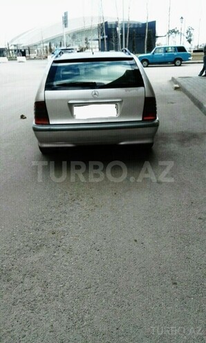 Mercedes C 220 2000, 260,999 km - 2.2 л - Bakı