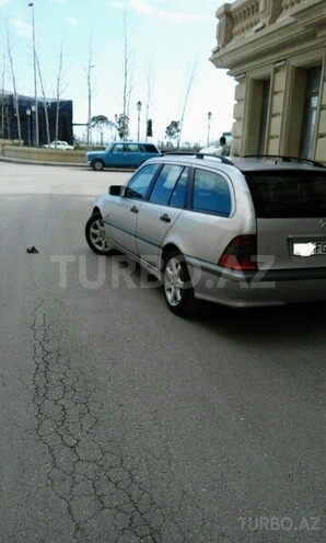 Mercedes C 220 2000, 260,999 km - 2.2 л - Bakı