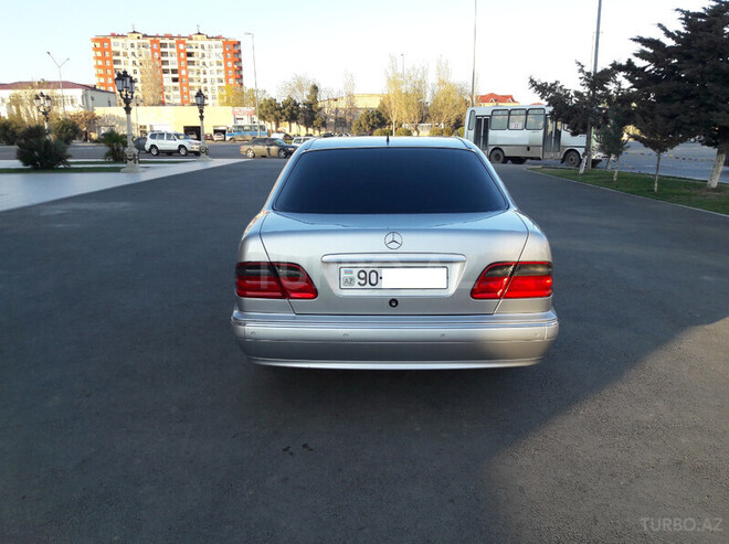 Mercedes E 240 2000, 167,000 km - 2.4 l - Xırdalan